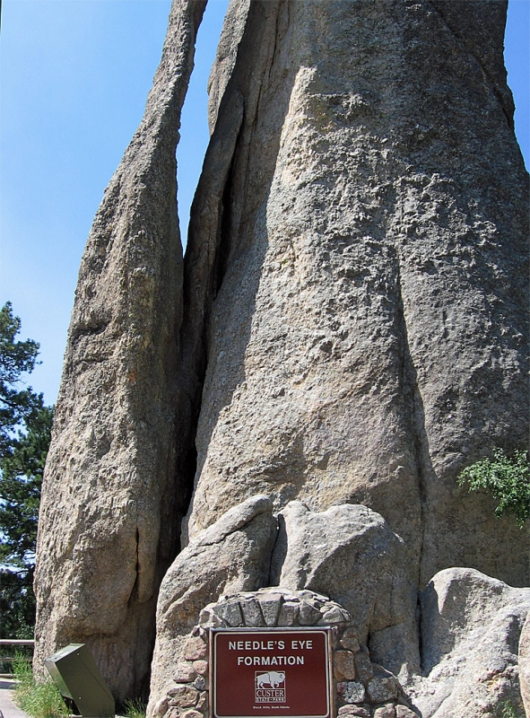 Needles Eye Formation