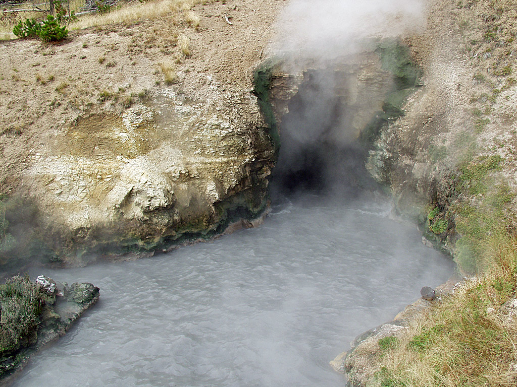 Dragon's Mouth Spring