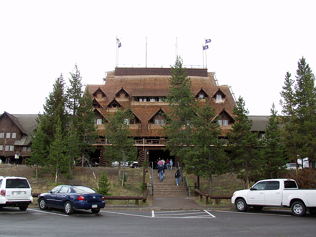 Old Faithful Inn