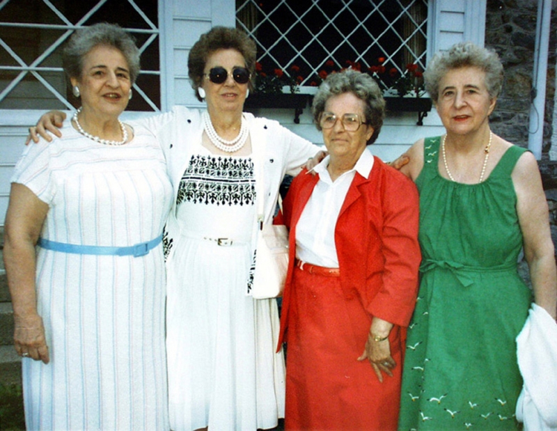1984 - Mom and her Sisters