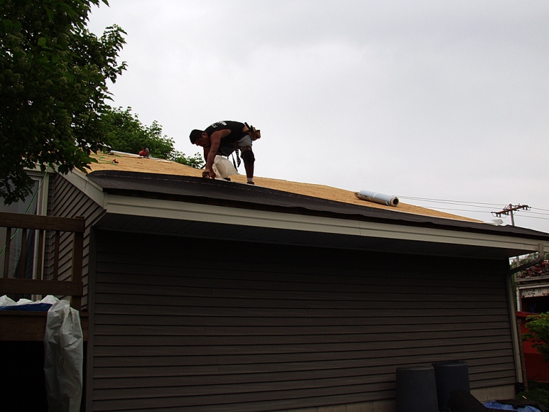 Installing roofing paper