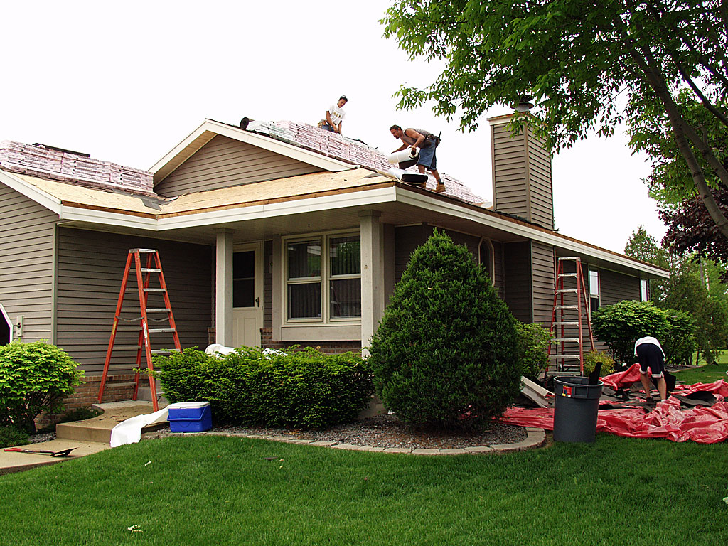 Installing roofing paper