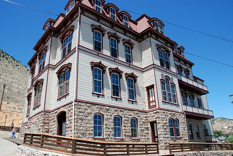 Fourth Ward School