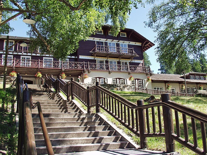 Lake McDonald Lodge