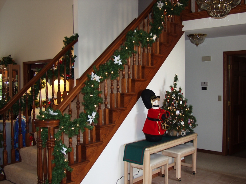 Holly's Pristine Decorations