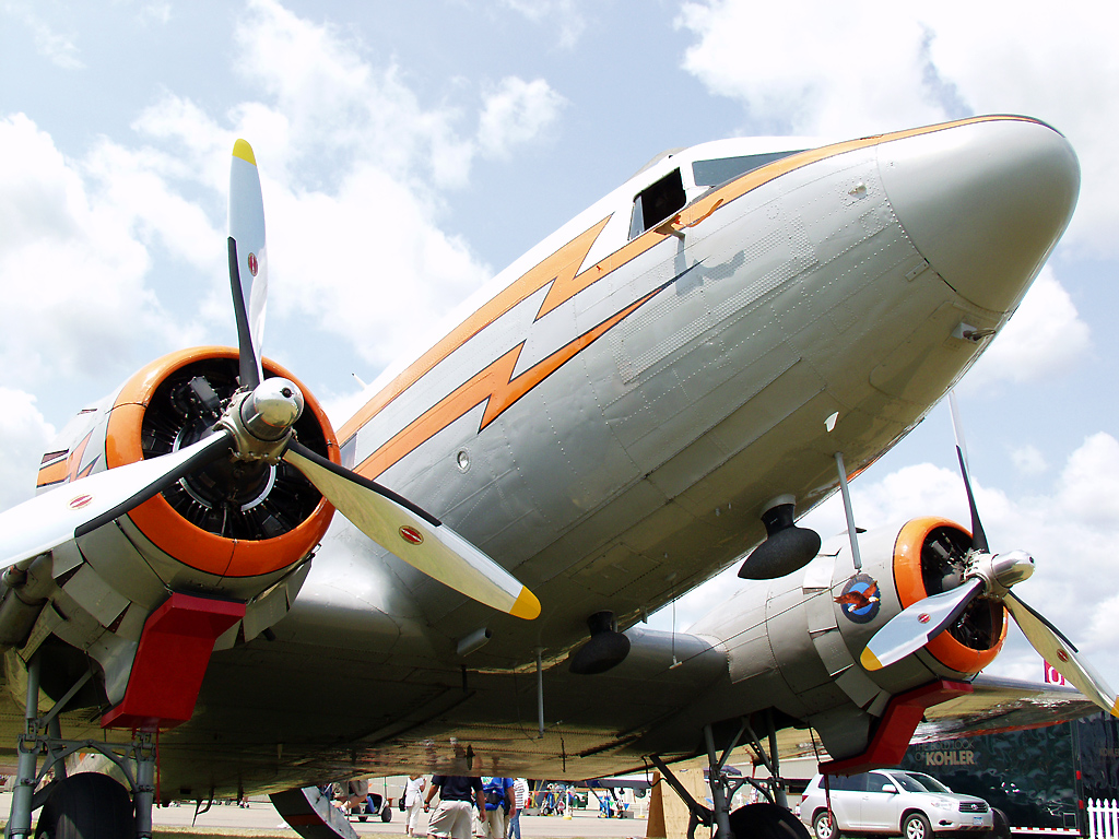 Douglas DC-3