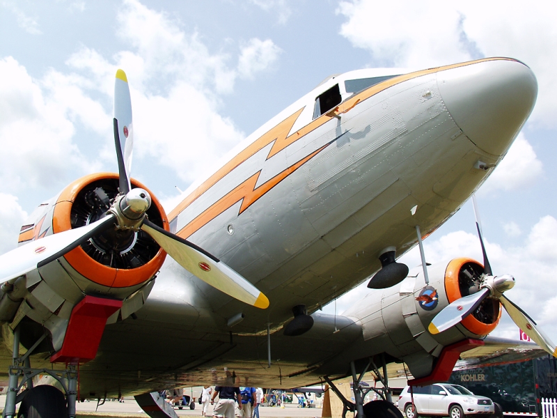 Douglas DC-3