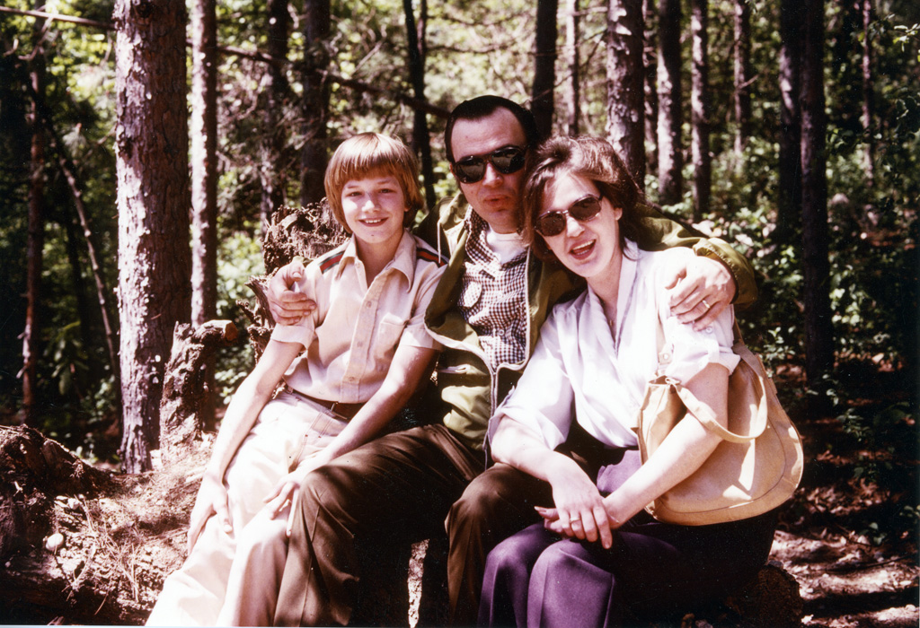 1980 - 42 Years old