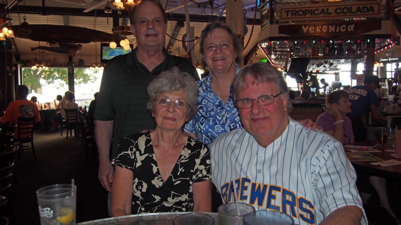 Novy, Stangel Clan