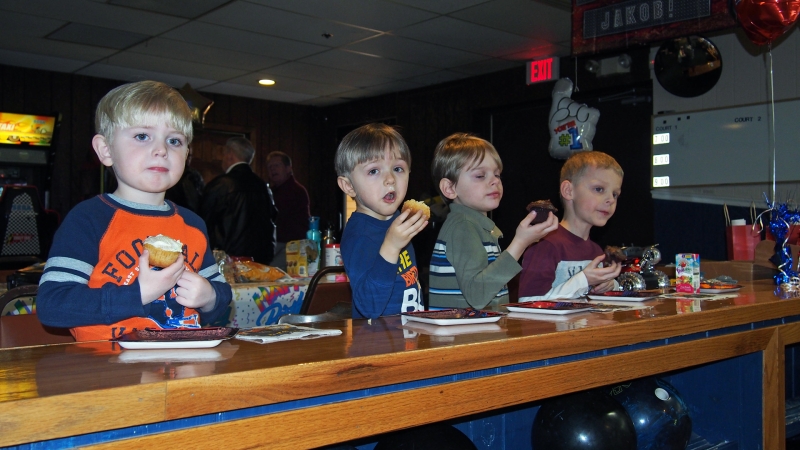 Jakob and his bowling croonies