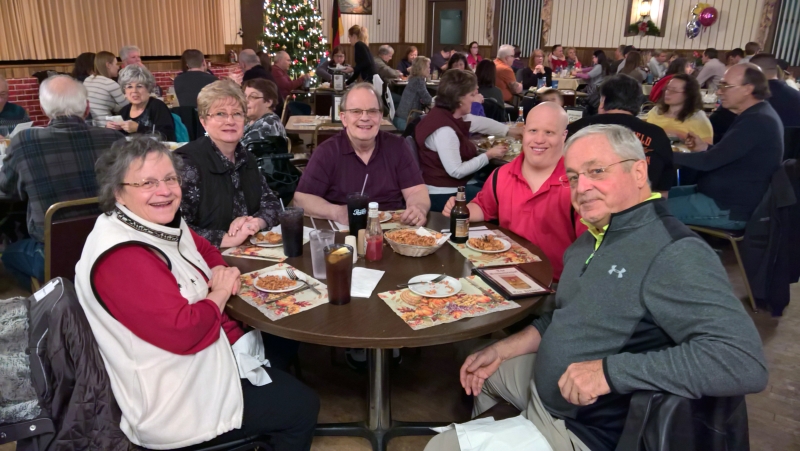 2016.12.30 - L to R - Holly, Lorna, Andy, Mike (Steve's Son) and Cousin Steve