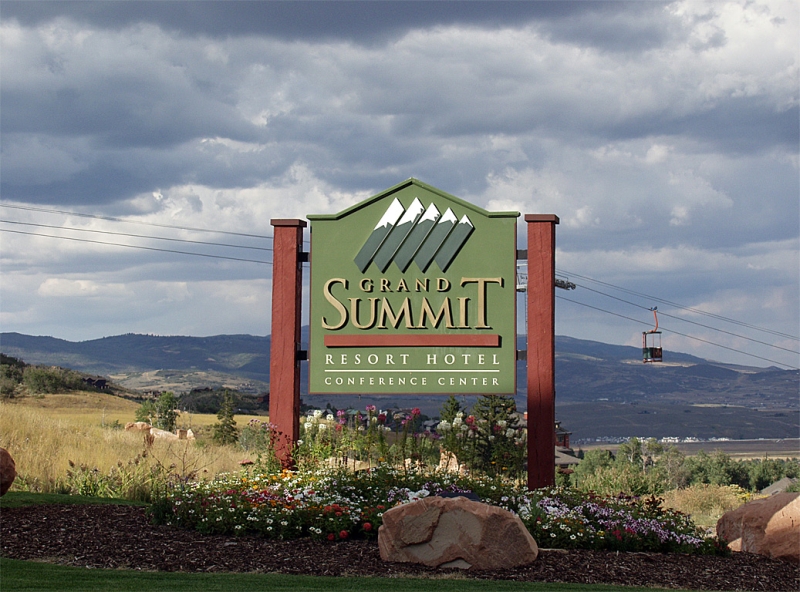 Grand Summit Resort Hotel