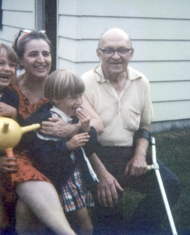 1970 - Linda, Mom, Mike and Dad